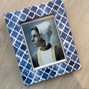 Fotolijst met Zeeuwse illustratie